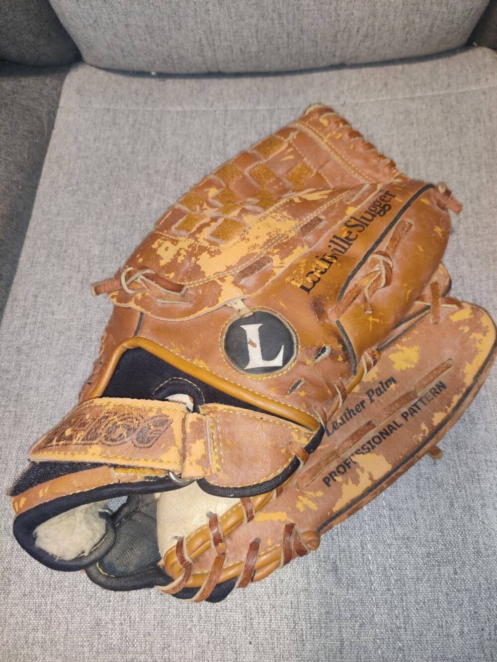 LOUISVILLE SLUGGER W125 Brown Leather GLOVE Padding 12.5” EZ-Loc Strap RHT